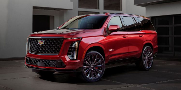Η Cadillac επαναφέρει βενζινοκίνητα μοντέλα καθώς φρενάρουν τα EV
