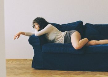 Οι «influencers της μοναξιάς» και η ζωή μόνος