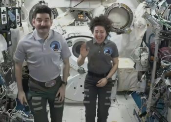 Αστροναύτες του ISS: Το σέλας ξεπερνά και τις εκλείψεις