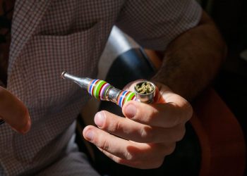 Η χρήση κάνναβης σε πολλές μορφές συνδέεται με εθισμό