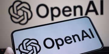 OpenAI και Jony Ive ετοιμάζουν συσκευή ChatGPT για το σπίτι