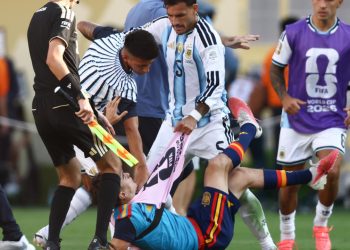 Δεκάμηνος αποκλεισμός στον Παρέδες από τη FIFA για τον τελικό