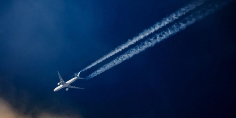 Πτήσεις πάνω από τον Ατλαντικό αλλάζουν πορεία κατά της κλιματικής αλλαγής